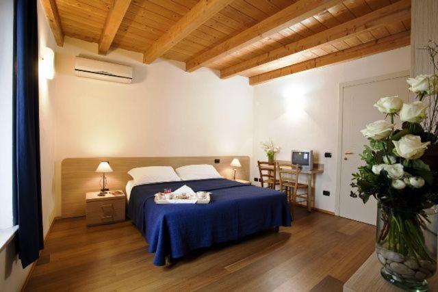 Arena Inn B&B Verona Room photo